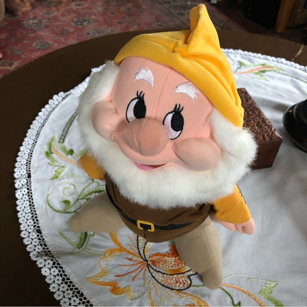 Vintage Disney on Ice Snow White and the Seven Dwarfs "Happy" Stuffed Toy. 13" - Picture 14 of 14
